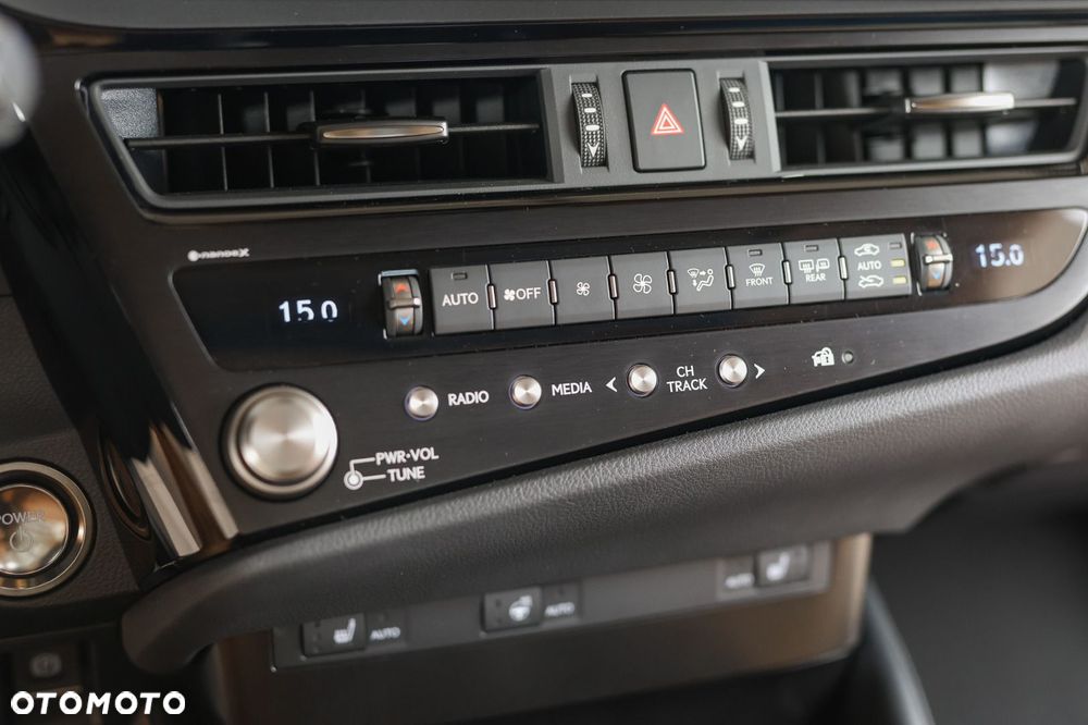Lexus ES - 13