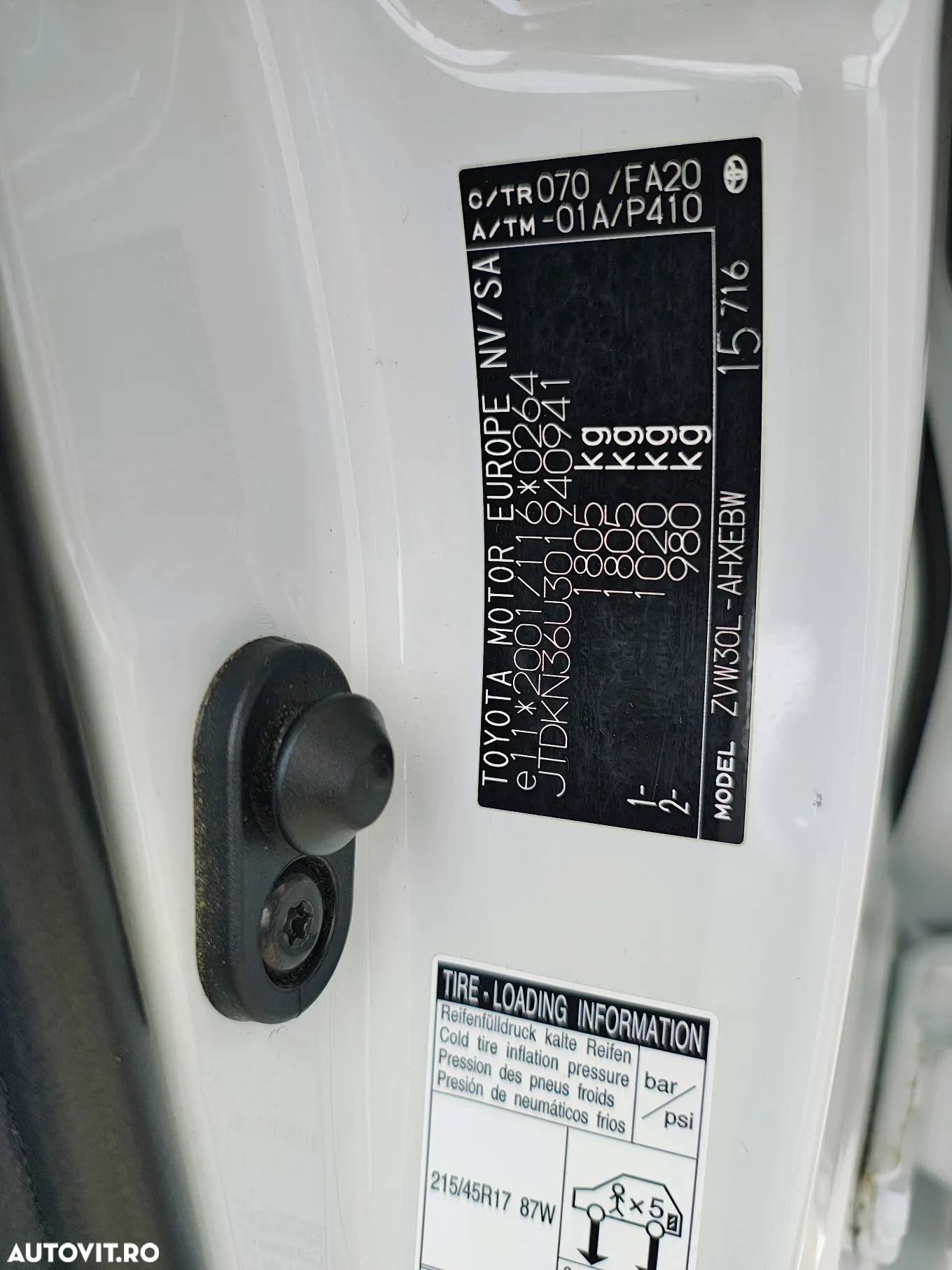 Toyota Prius 1.8 HSD Exclusive - 8