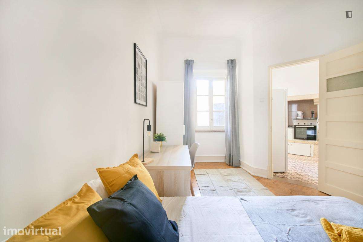 Quarto - localizado em Alameda Lisbon - Grande imagem: 4/51