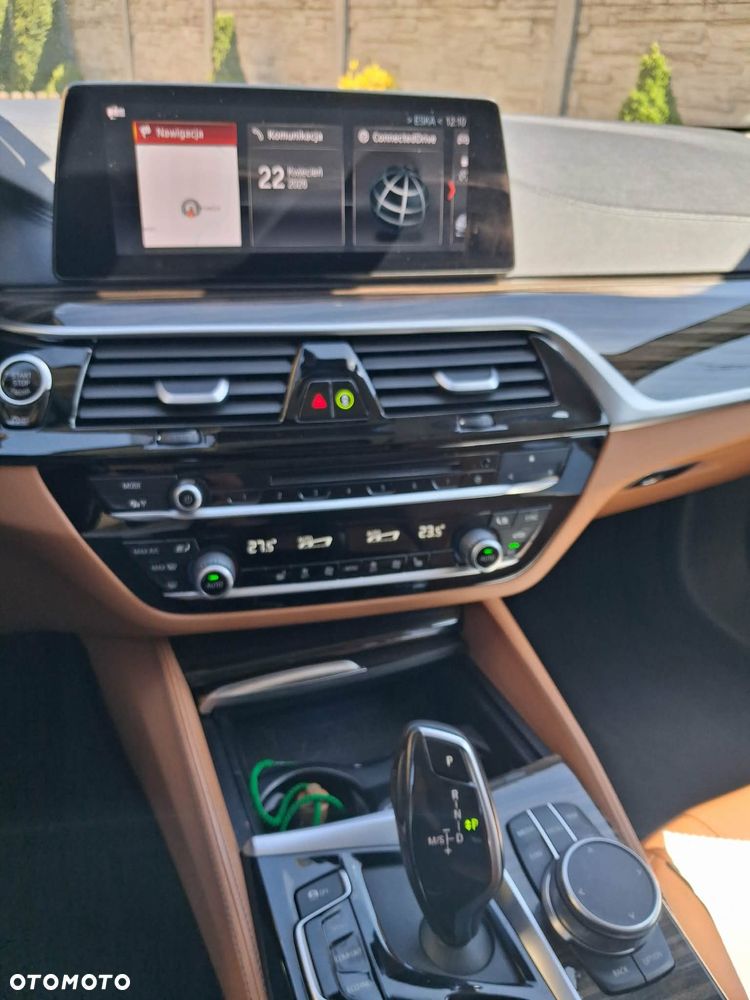 BMW Seria 5 530d xDrive Luxury Line - 9