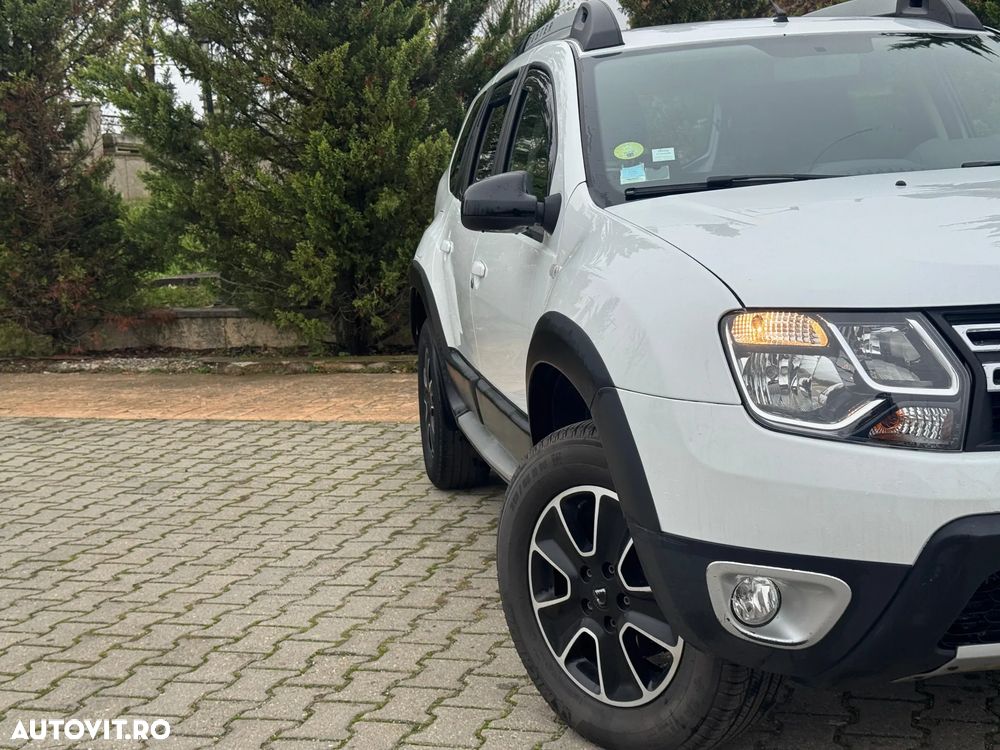 Dacia Duster dCi 110 FAP 4x4 Blackshadow - 3