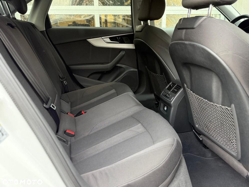 Audi A4 Limousine - 21