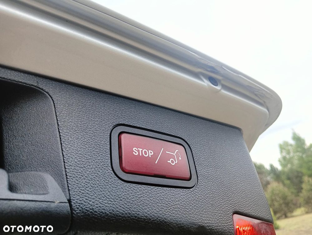 Mercedes-Benz Klasa E 200 BlueEFFICIENCY 7G-TRONIC Elegance - 37