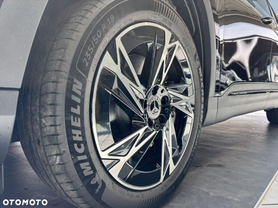 Mercedes-Benz GLB - 16