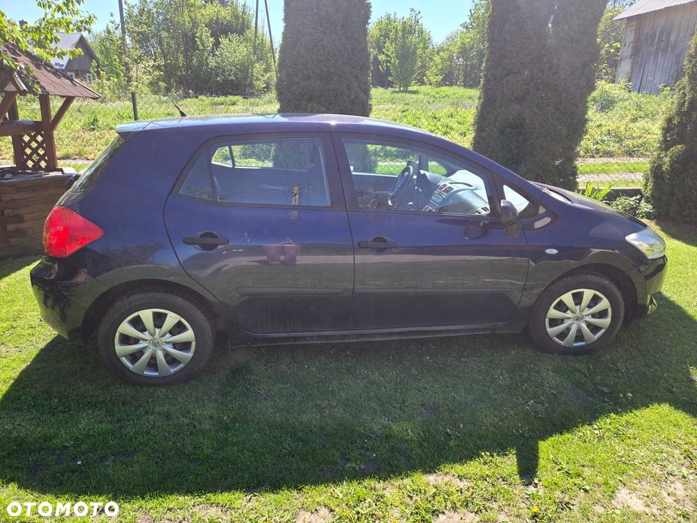 Toyota Auris - 2