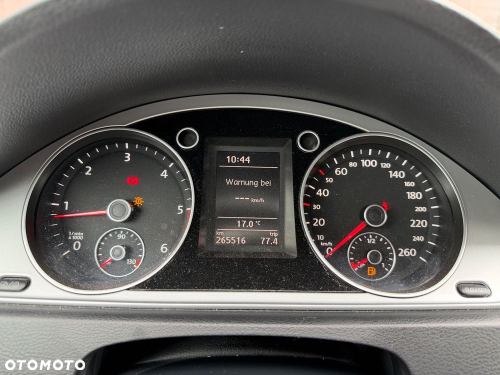 Volkswagen Passat 1.6 TDI Comfortline - 14