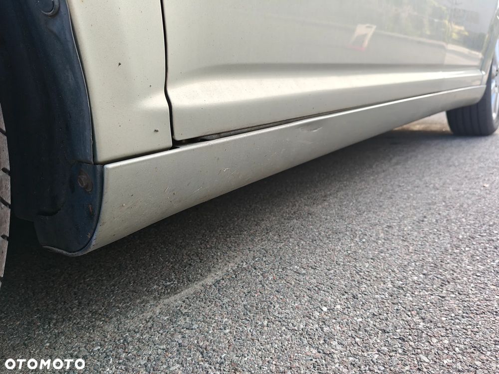Toyota Avensis - 11