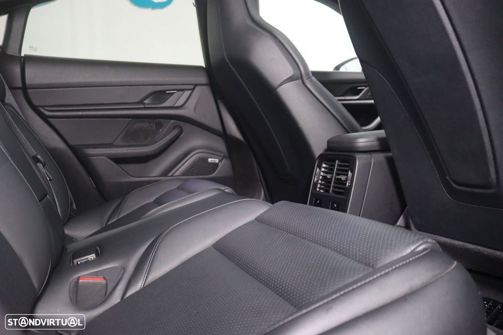 Porsche Taycan 4S - 12