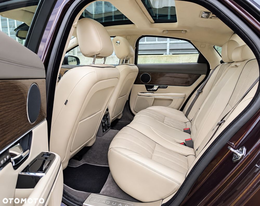 Jaguar XJ 3.0 D V6 Portfolio - 8