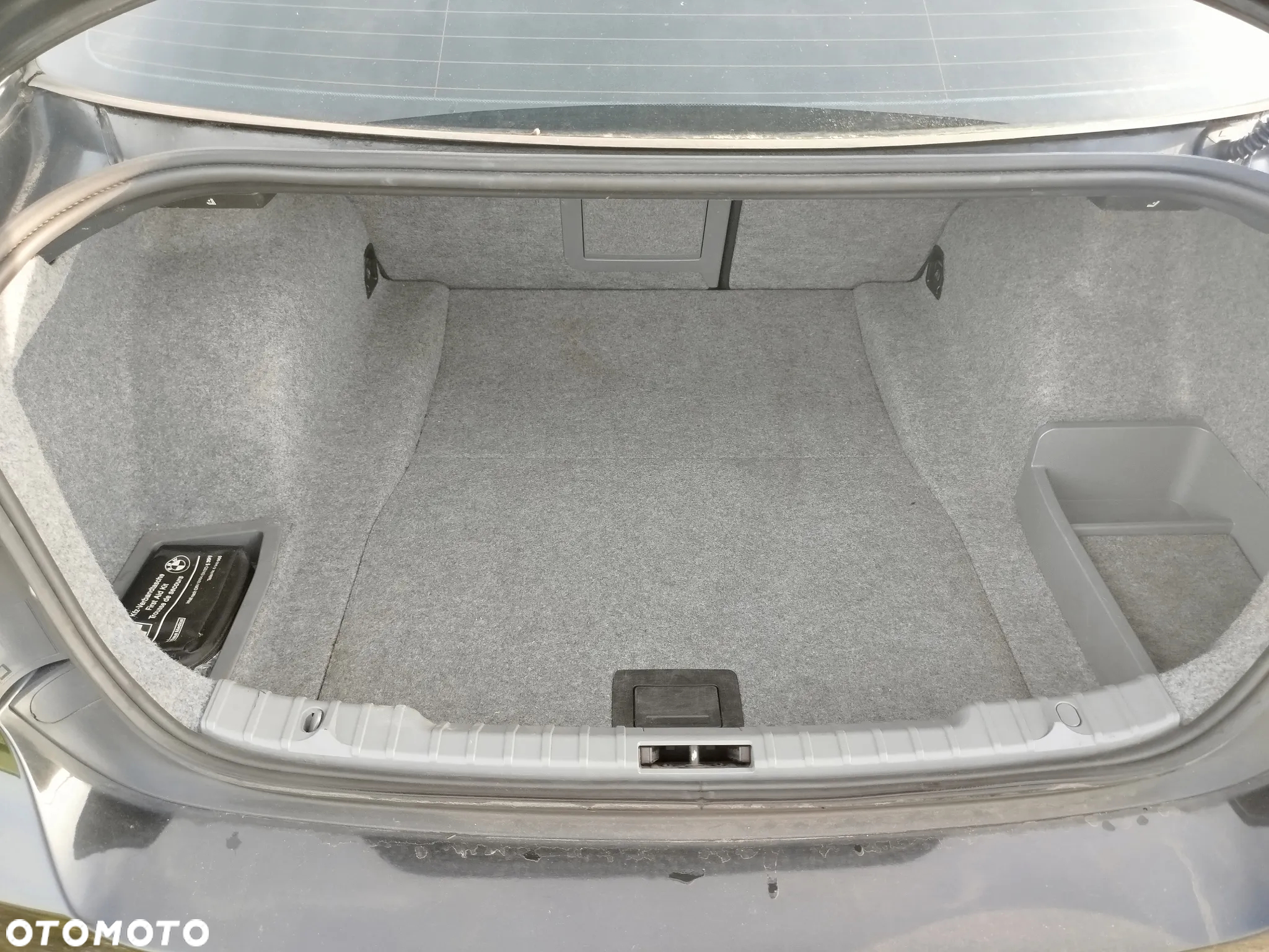 BMW Seria 3 318i - 14