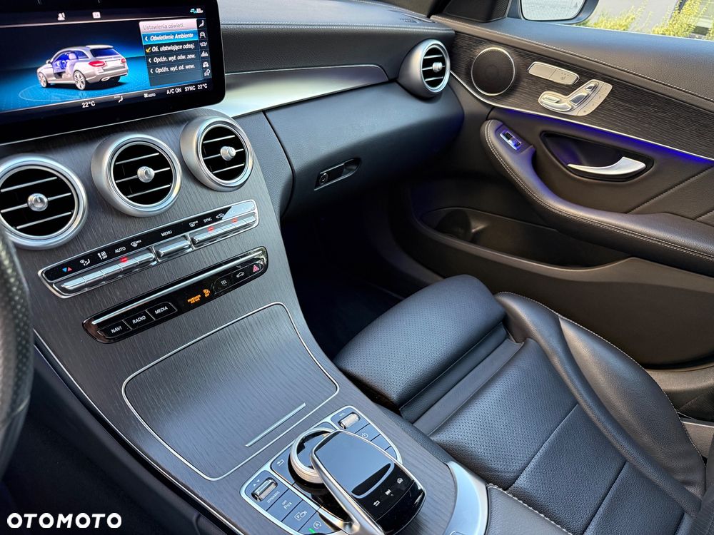 Mercedes-Benz Klasa C 300 d 4MATIC 9G-TRONIC - 29