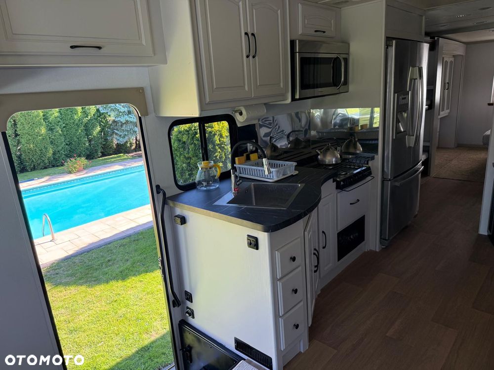 Ford Encounter by Coachmen - 12