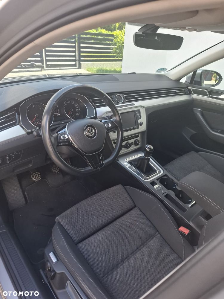 Volkswagen Passat 1.6 TDI (BlueMotion Technology) Comfortline - 11