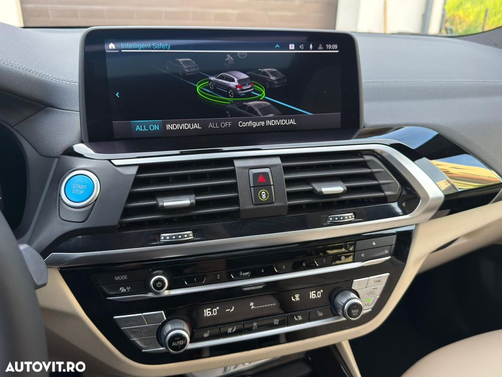 BMW iX3 Inspiring - 12
