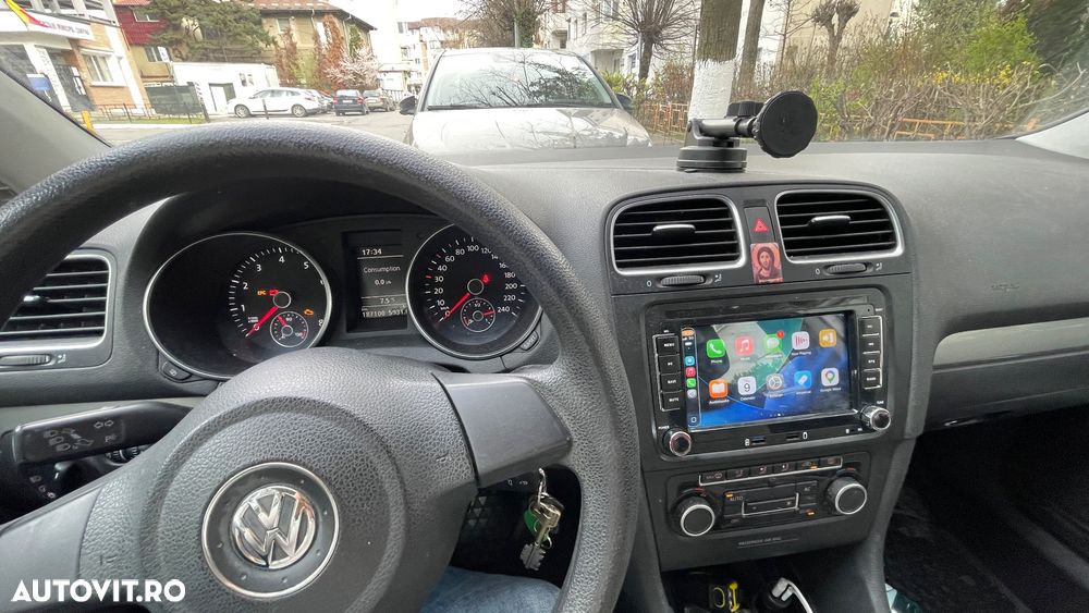 Volkswagen Golf 2011 photo 2