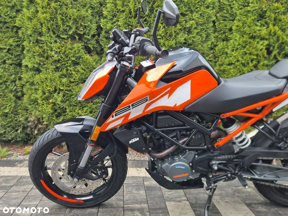 KTM Duke 125 - 26
