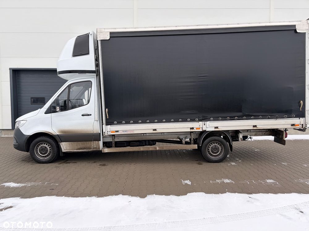 Mercedes-Benz Sprinter - 4