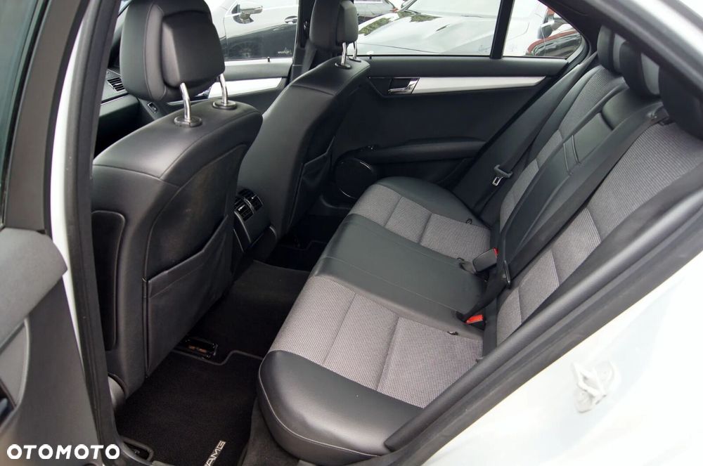 Mercedes-Benz Klasa C 250 CDI Avantgarde Edition - 10