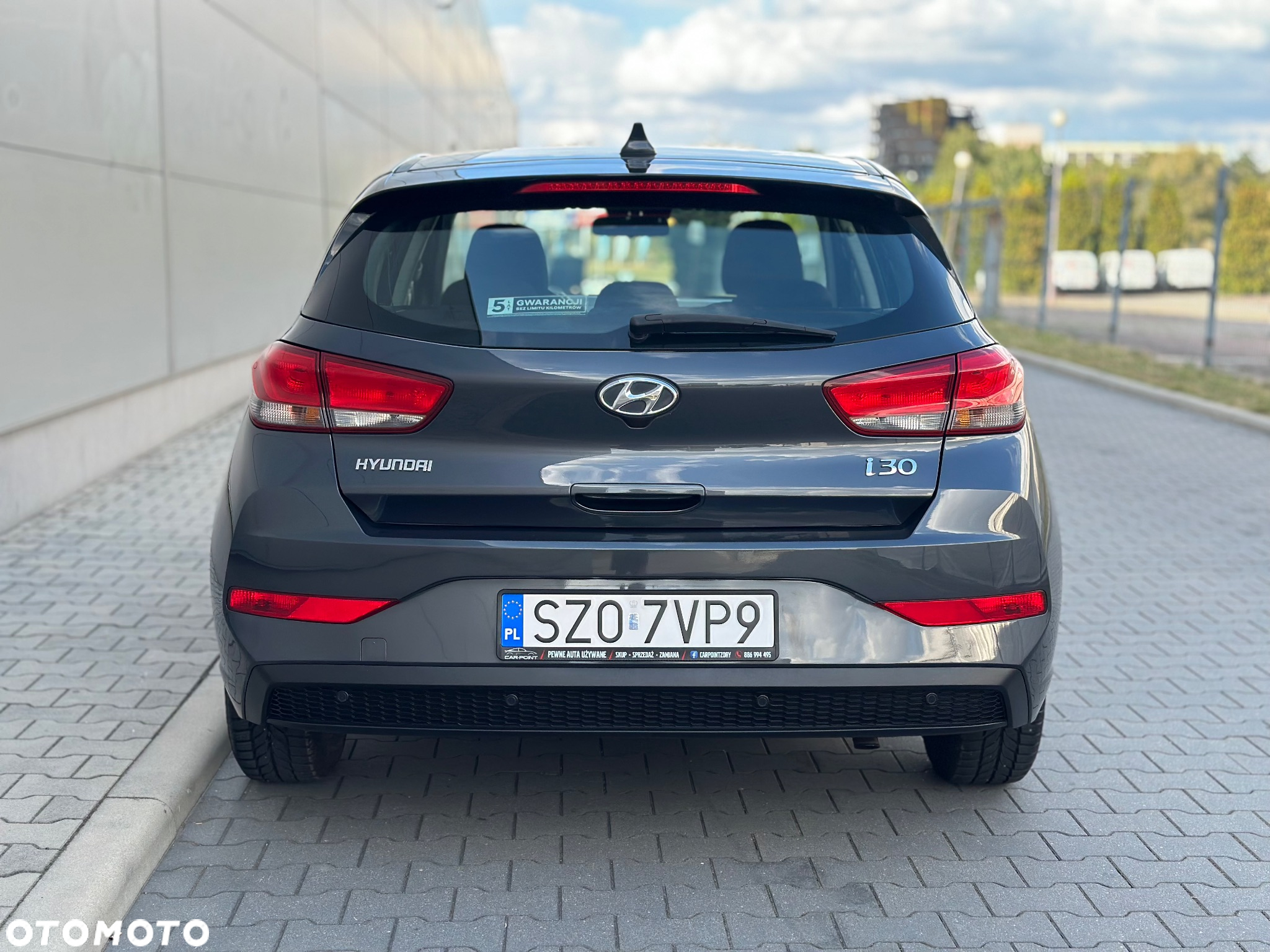 Hyundai i30 1.5 DPI Classic + - 21
