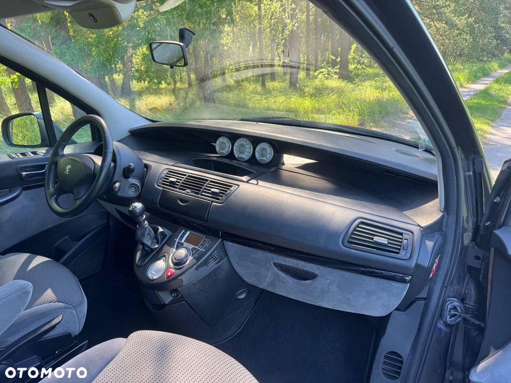 Peugeot 807 HDi 135 Style - 26