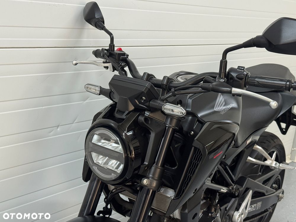 Honda CB - 22