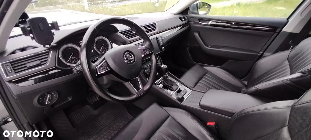 Skoda Superb 2.0 TDI 4x4 L&K DSG - 24