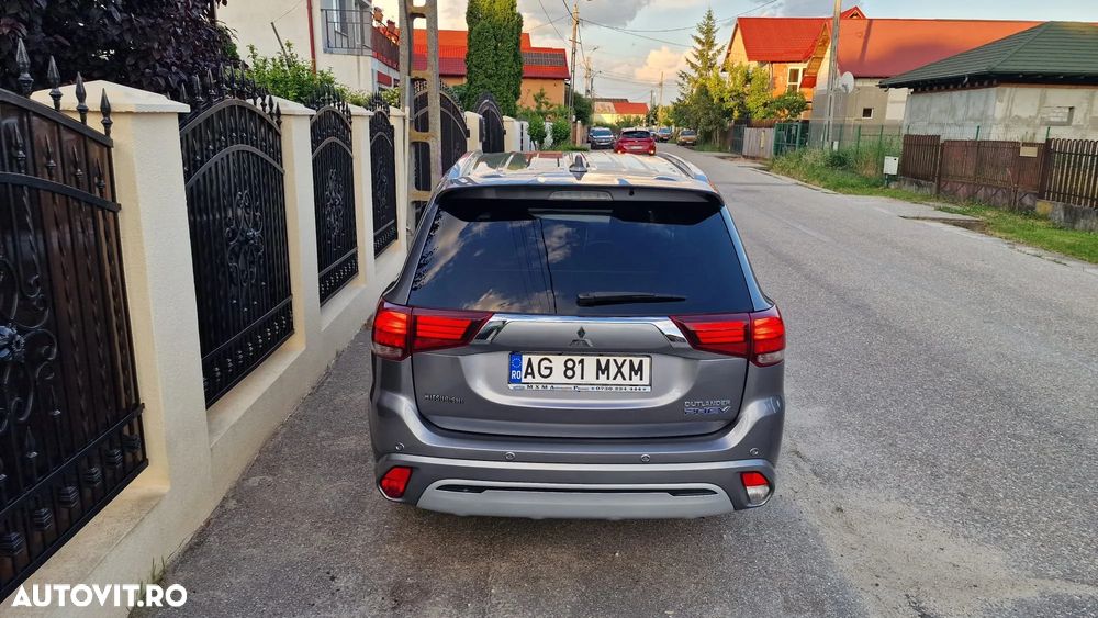 Mitsubishi Outlander 2.4 4WD Diamant+ - 6