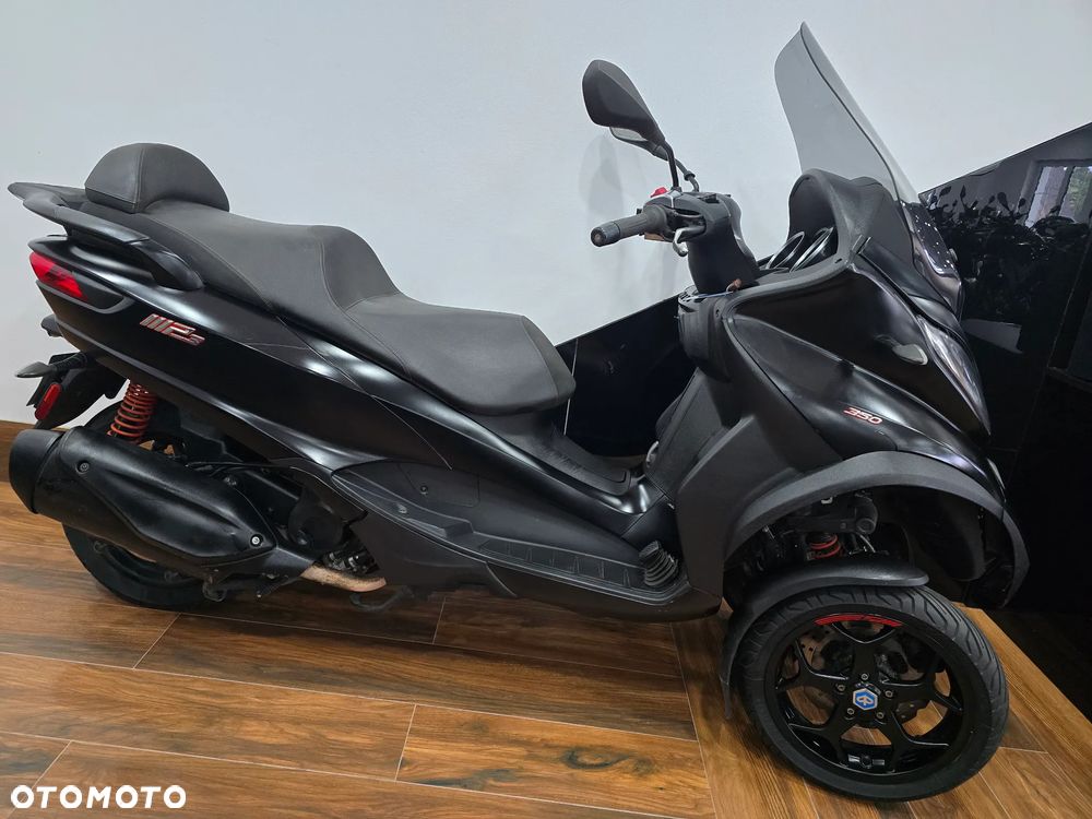 Piaggio MP-3 - 36