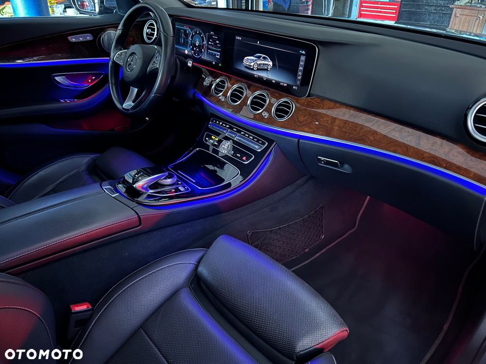 Mercedes-Benz Klasa E 220 d 4-Matic 9G-TRONIC - 21
