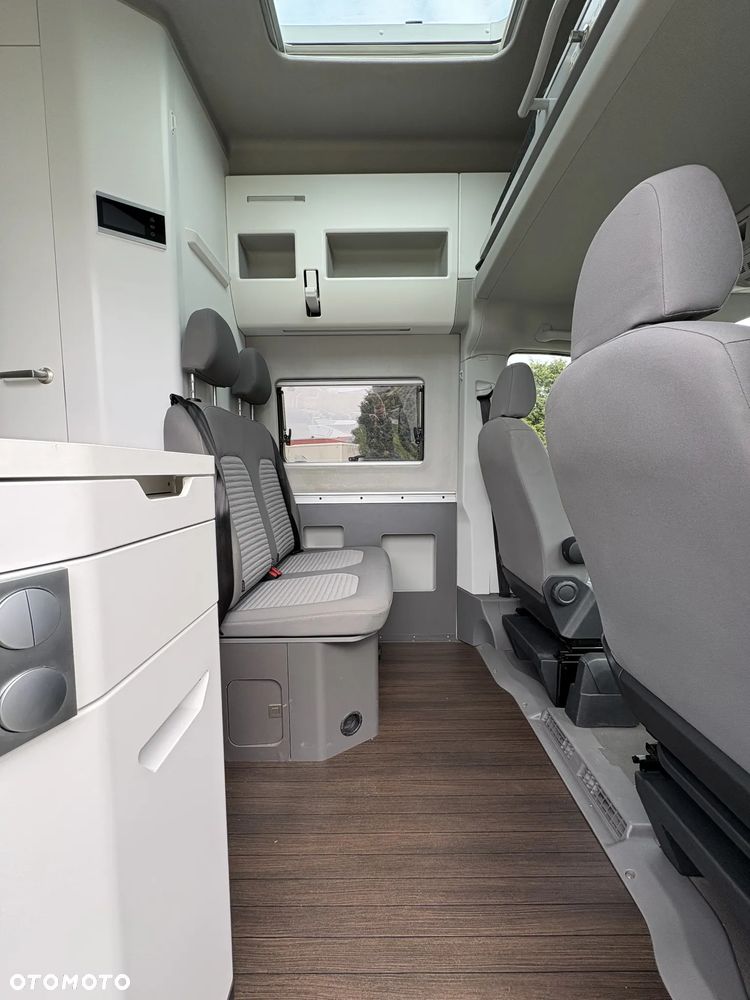 Volkswagen Grand California - 26