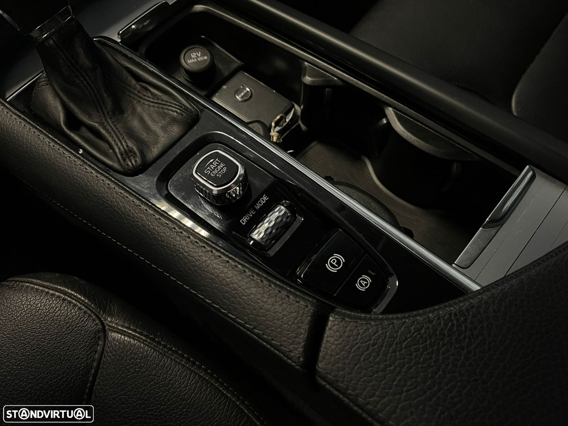 Volvo XC 90 2.0 D4 Momentum - 26