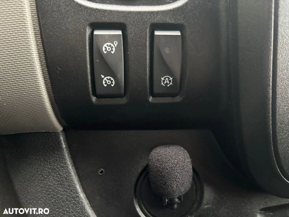 Renault Trafic - 19