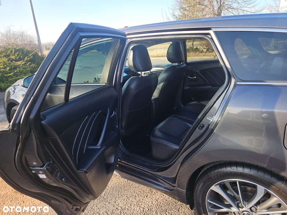 Toyota Avensis 2.0 D-4D Premium - 21