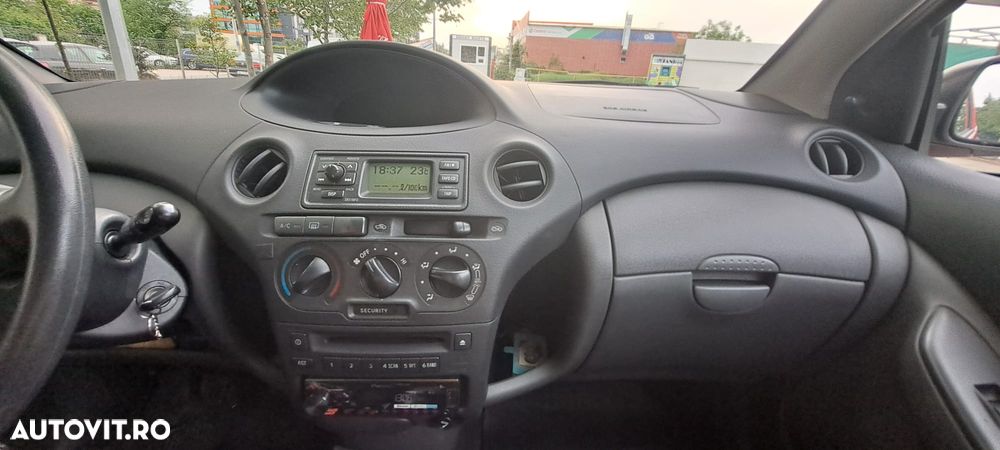 Toyota Yaris 1.3 Luna - 11