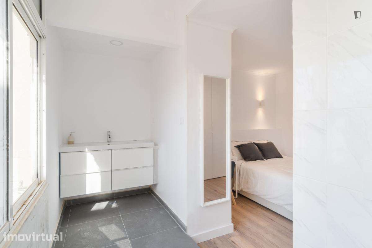 Quarto - localizado em Penha de França Lisbon - Grande imagem: 5/13