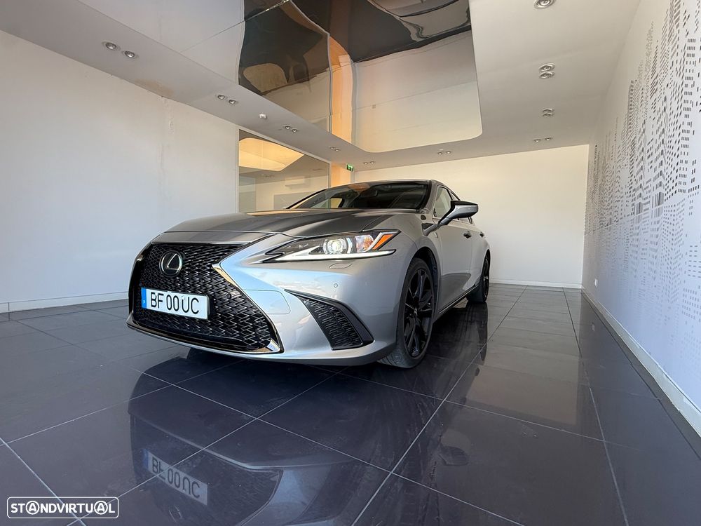 Lexus ES 300h Sport - 8