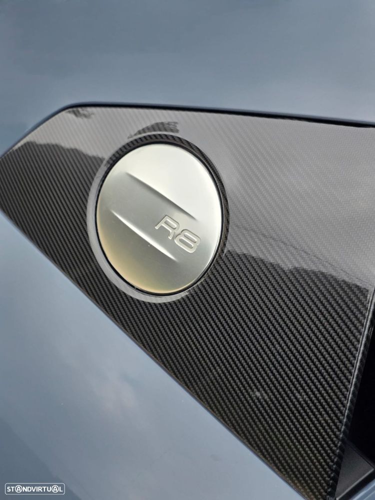 Audi R8 Coupé 5.2 FSI V10 S tronic - 11