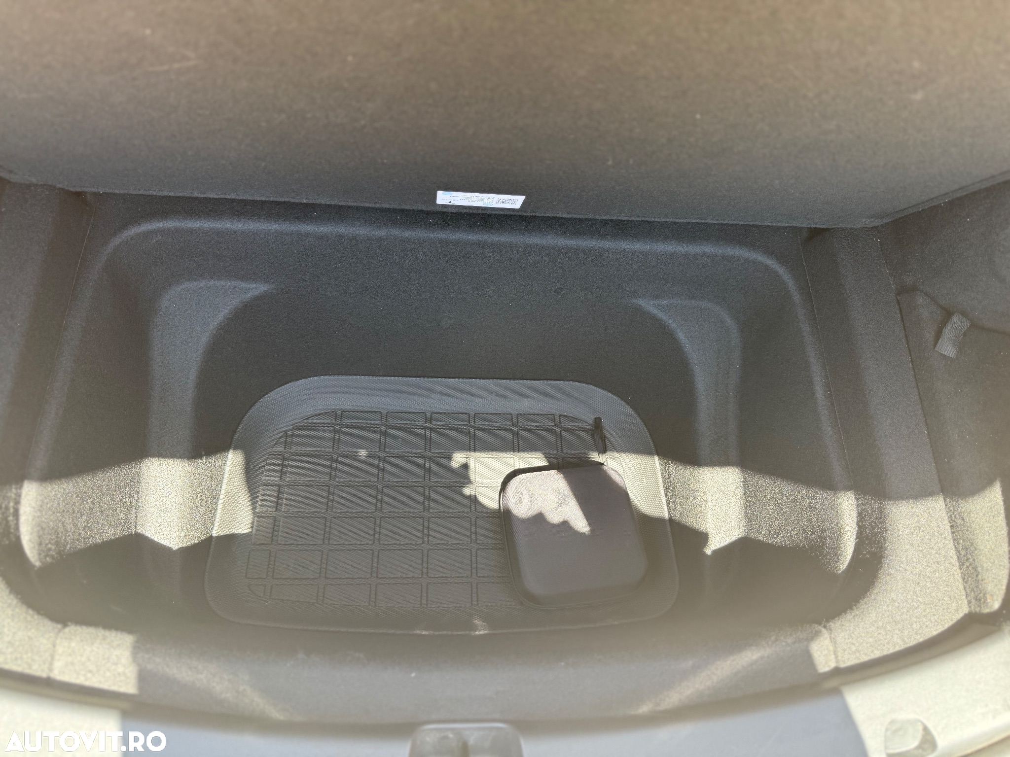 Tesla Model Y RWD - 10