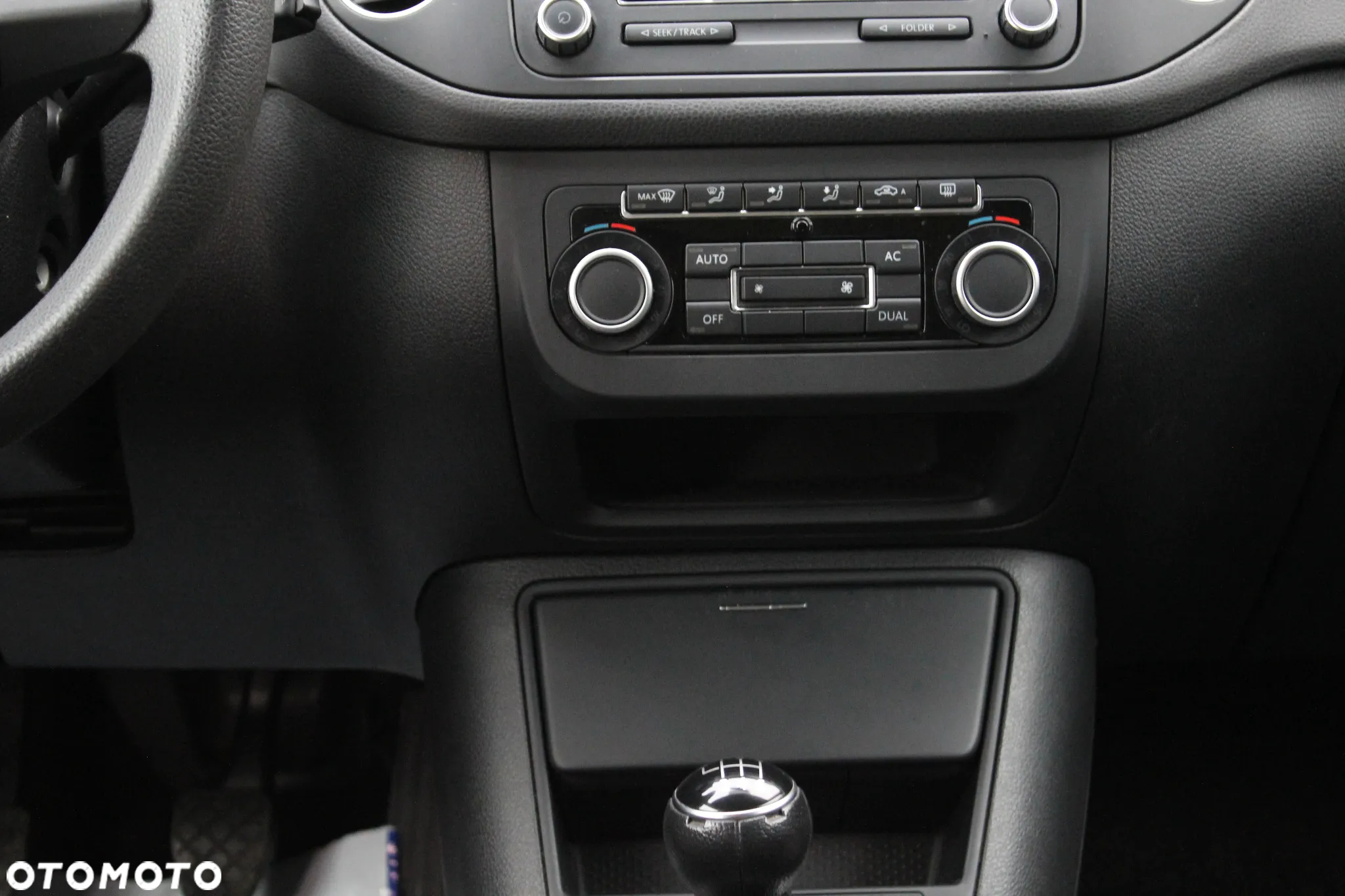 Volkswagen Golf Plus 1.2 TSI BlueMot Comfortline - 25