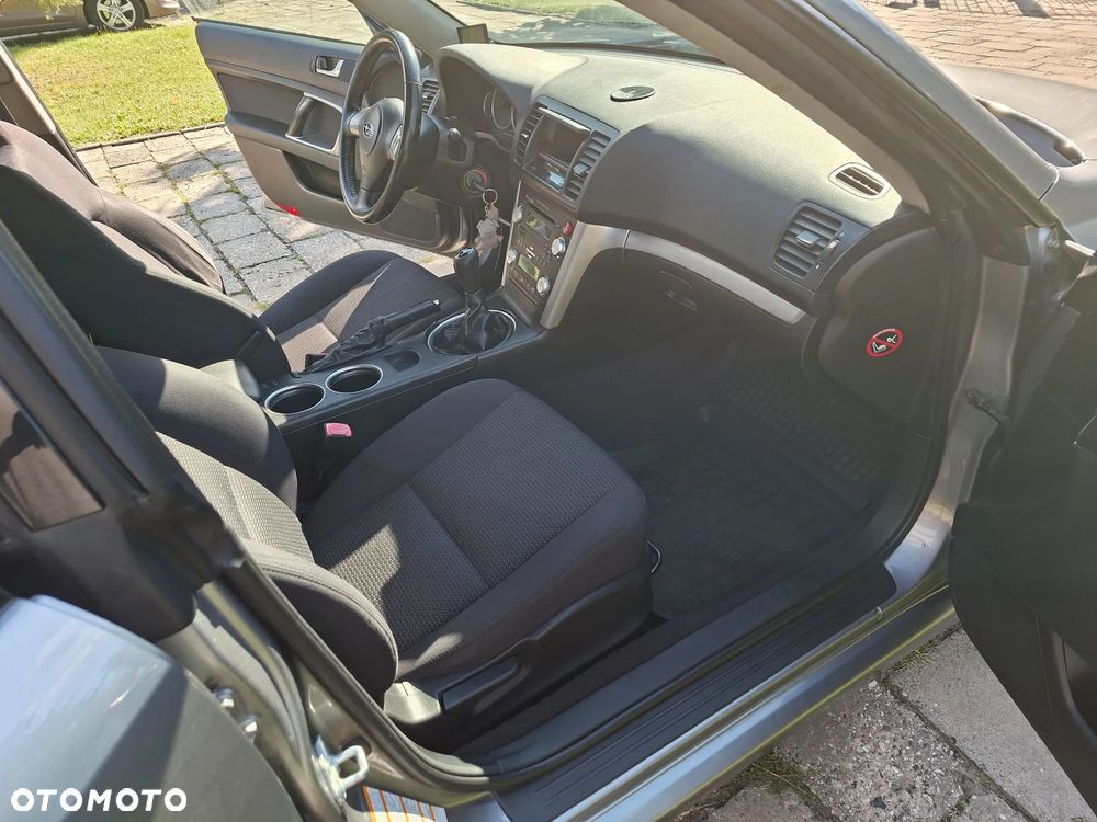 Subaru Legacy 2.0R Trend - 10