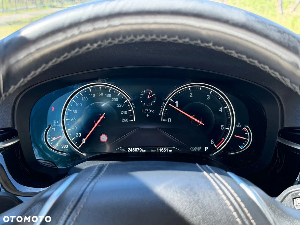BMW Seria 5 520d Sport Line - 12