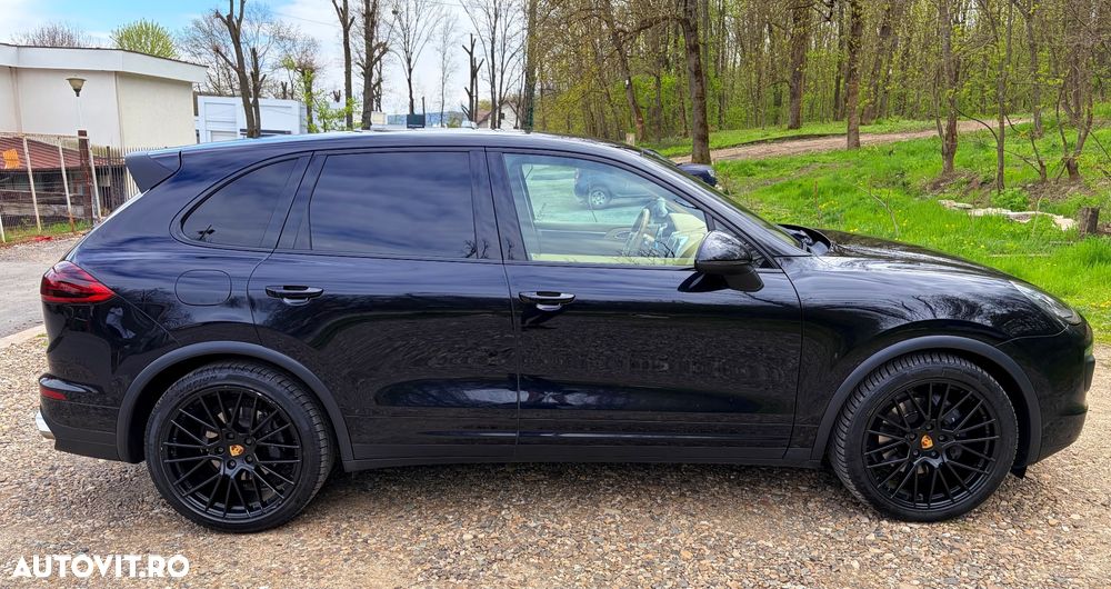 Porsche Cayenne Platinum Edition - 3