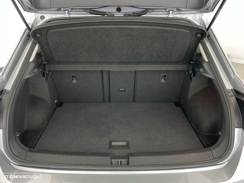 Volkswagen T-Roc 1.0 TSI Life — fotografia 10