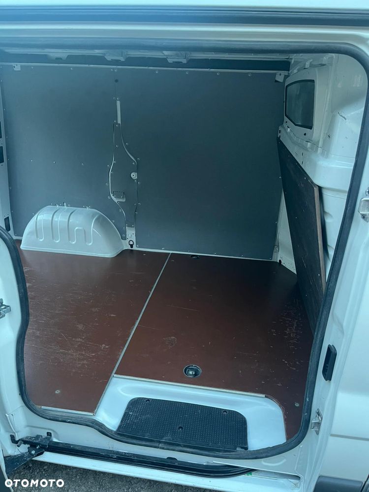 Opel Vivaro - 10