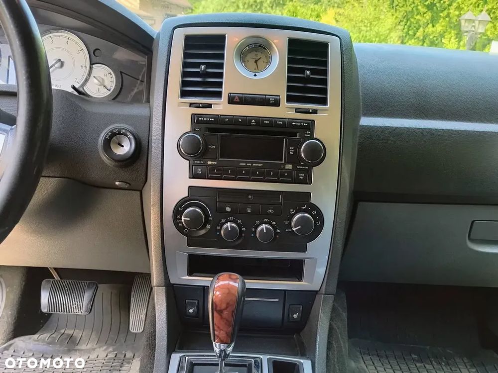 Chrysler 300C - 10
