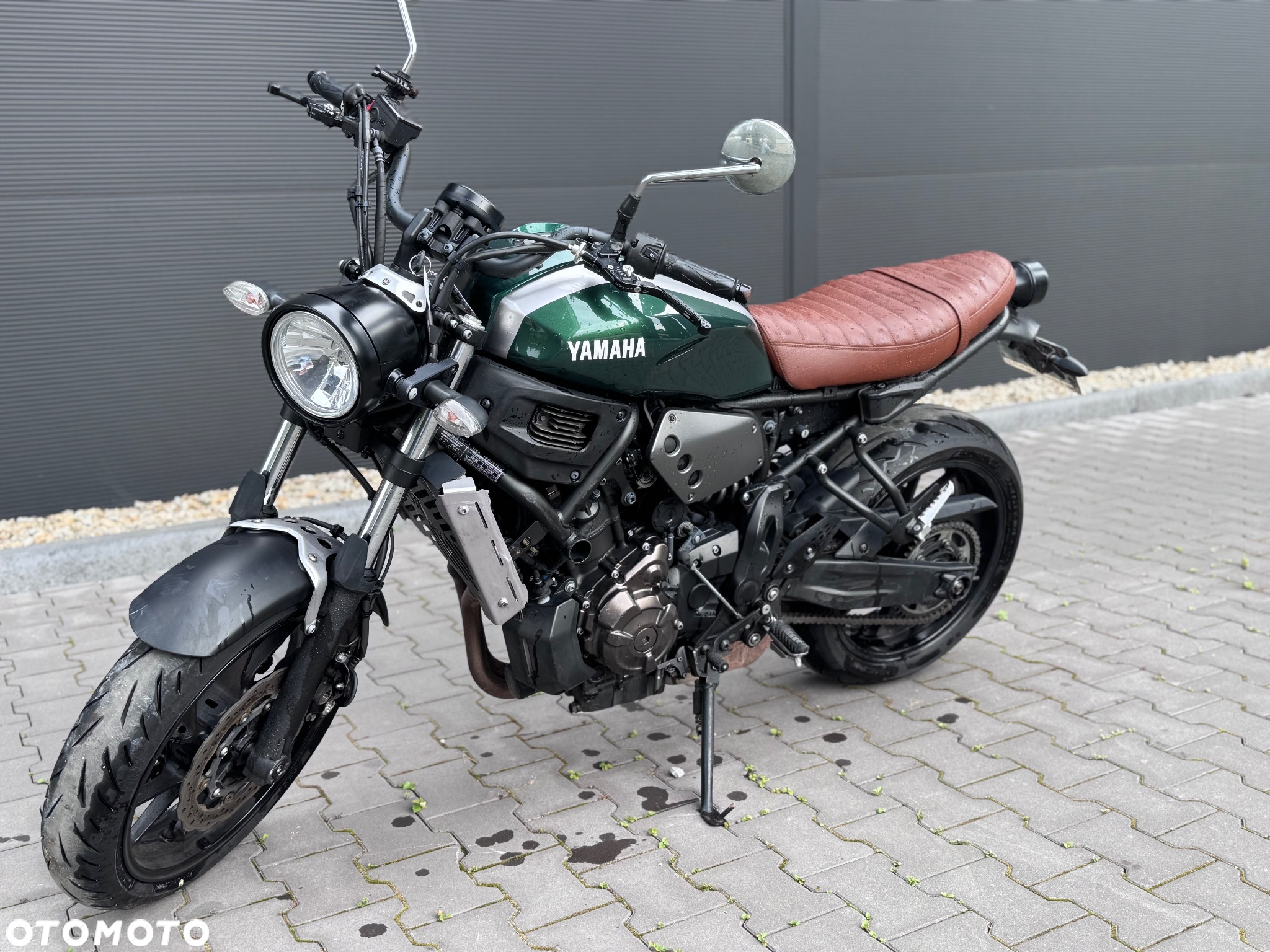 Yamaha XSR - 9