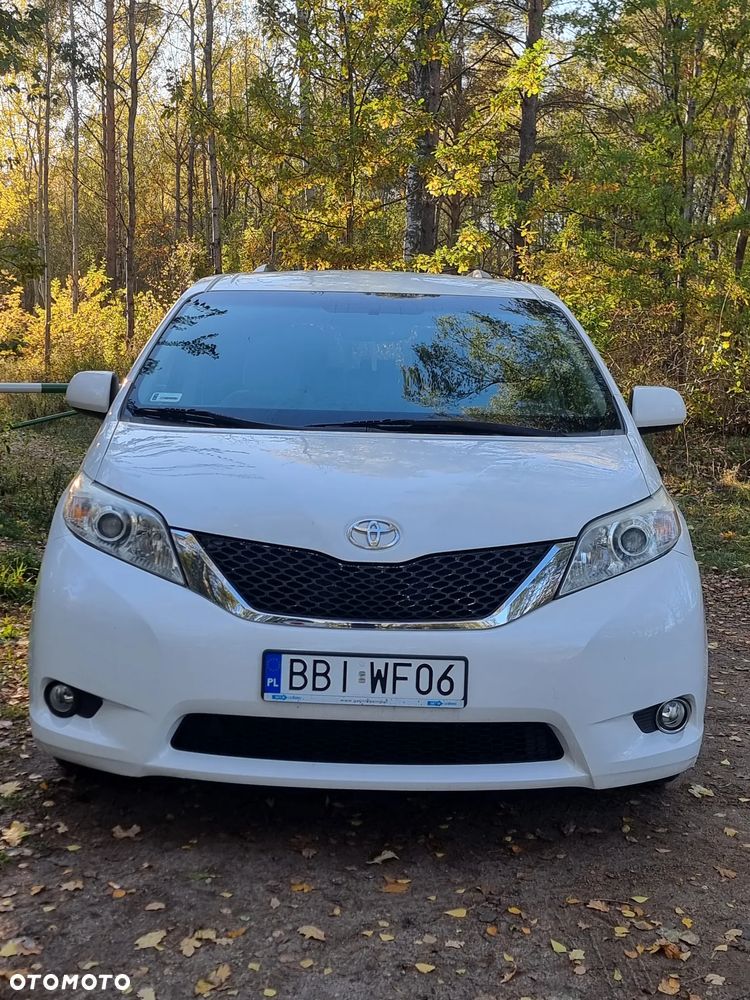 Toyota Sienna 3.5 V6 - 2
