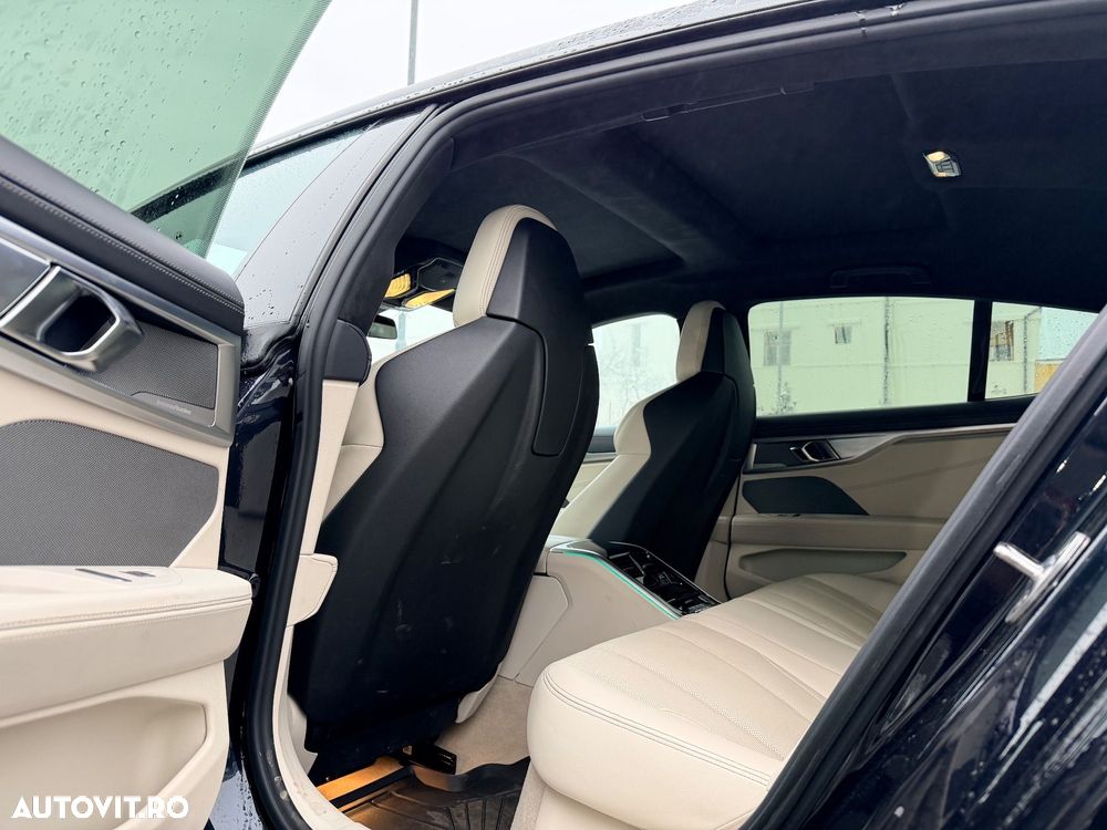 BMW M8 M850i xDrive AT - 8