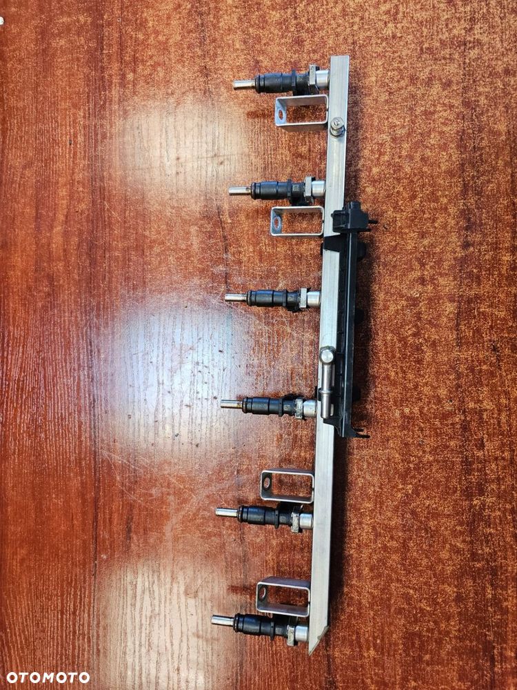 LISTWA WTRYSKOWA WTRYSKI BMW E90 E91 E60 7531634 - 1