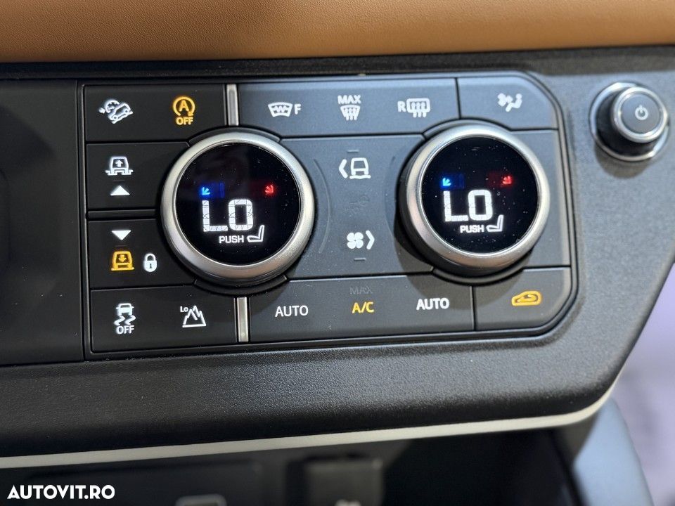 Land Rover Defender - 21